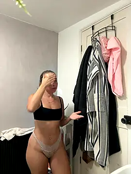 KayleeBella online show from 10/02/25, 09:22