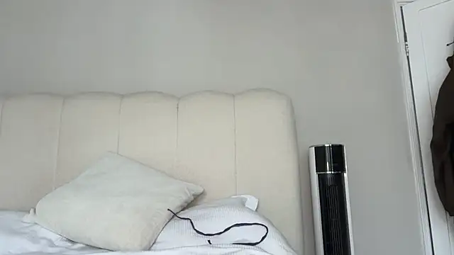 KayleeBella online show from 04/02/26, 09:51