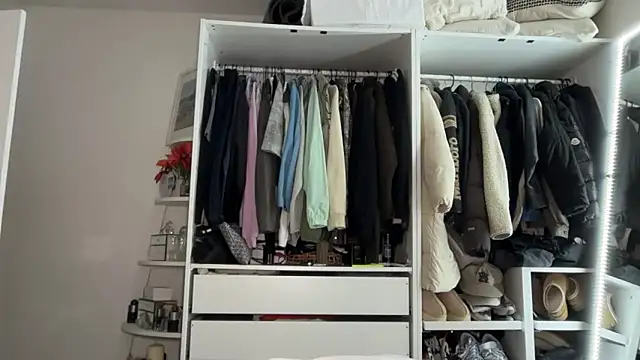 KayleeBella online show from 04/27/26, 07:01