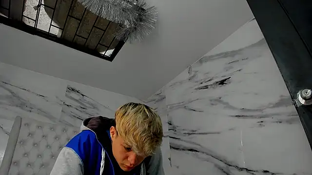 Ari and Storm online show from 09/17/25, 01:46