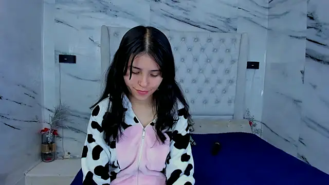 Ari and Storm online show from 09/30/25, 02:33