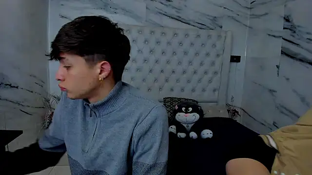 Ari and Storm online show from 02/02/26, 02:05