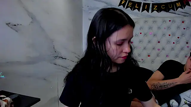 Snapshot of Ari_and_Storm chatting on 03/24/26, 03:39 Ari and Storm online show from 03/24/26, 03:39