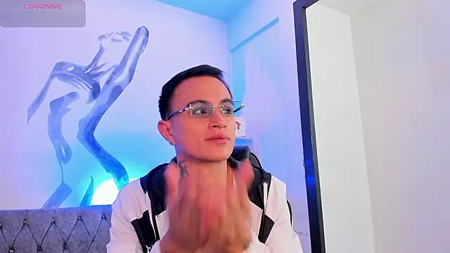 LiamDeep online show from 03/10/26, 01:54