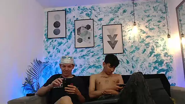 Snapshot of Marcus_and_Tony chatting on 09/23/25, 04:37 Marcus and Tony online show from 09/23/25, 04:37