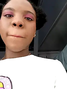 AmiraMorgan online show from 10/22/25, 02:56