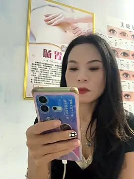 Baby-mmm online show from 10/20/25, 12:49