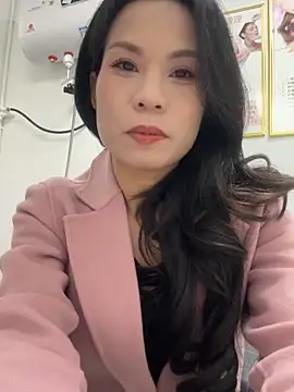 Baby-mmm online show from 11/21/25, 04:55