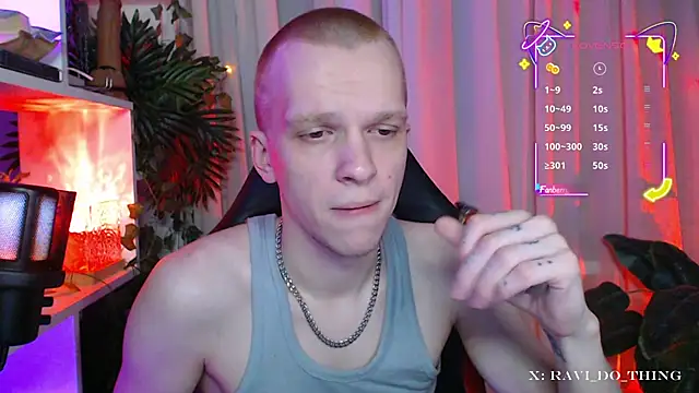 Snapshot of frozen_boy chatting on 11/22/25, 06:07 frozen boy online show from 11/22/25, 06:07