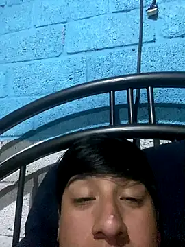 Snapshot of Kangry_12 chatting on 12/17/25, 06:52 Kangry 12 online show from 12/17/25, 06:52