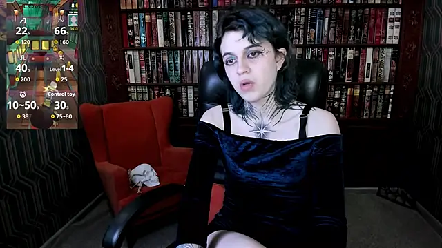 NoelleGothicShadow online show from 06/04/26, 11:44