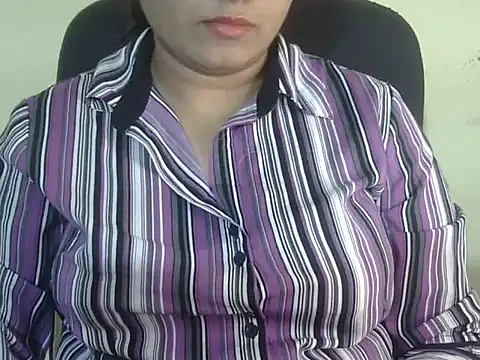 Aanya Hazel online show from 11/01/25, 08:33