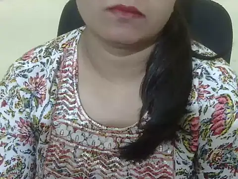 Aanya Hazel online show from 12/02/25, 06:47