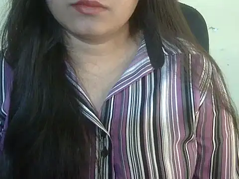 Aanya Hazel online show from 12/18/25, 08:26