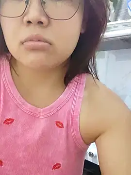 Snapshot of Innogin chatting on 09/19/25, 02:07 Innogin online show from 09/19/25, 02:07