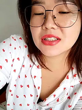 Snapshot of Innogin chatting on 10/29/25, 05:53 Innogin online show from 10/29/25, 05:53