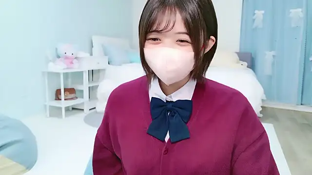 Hinata Sun online show from 09/11/25, 10:26