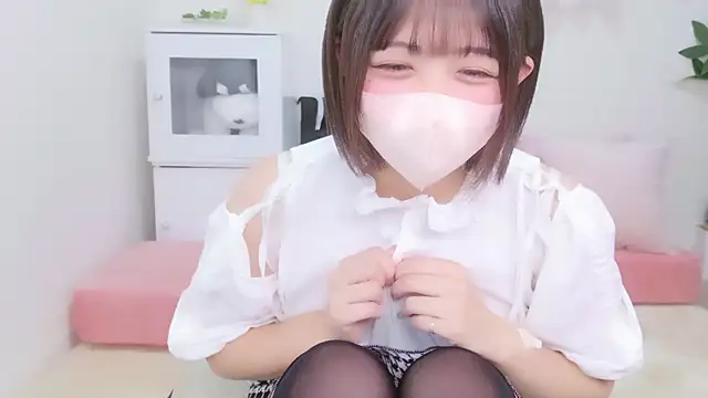 Hinata Sun online show from 10/06/25, 01:41