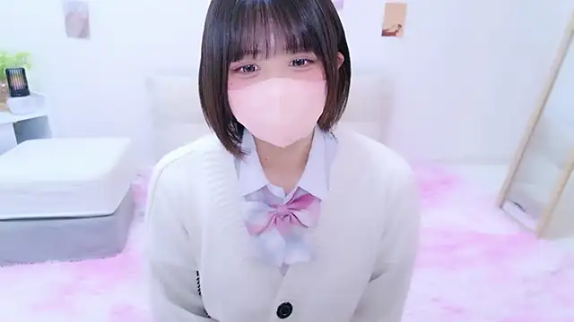 Hinata Sun online show from 02/02/26, 12:15