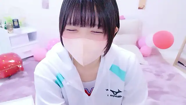 Hinata Sun online show from 04/17/26, 12:08