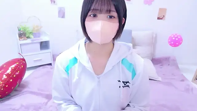 Hinata Sun online show from 05/11/26, 06:52