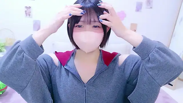 Hinata Sun online show from 05/25/26, 11:49
