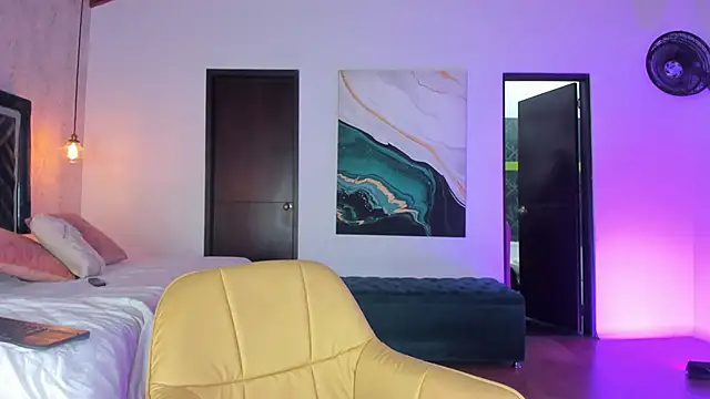 Sofi Moreno online show from 09/12/25, 12:27