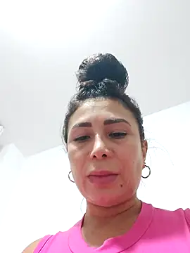 mia mancinii online show from 10/28/25, 04:49