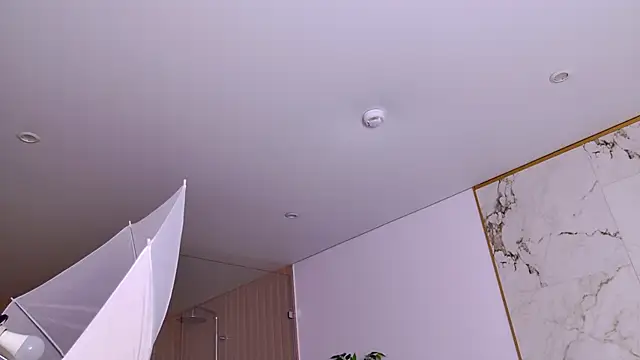 Snapshot of AmadaReine chatting on 10/23/25, 01:21 AmadaReine online show from 10/23/25, 01:21