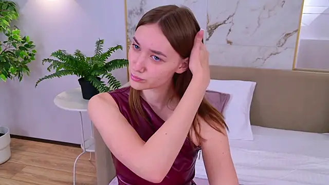 Snapshot of AmadaReine chatting on 11/10/25, 04:17 AmadaReine online show from 11/10/25, 04:17