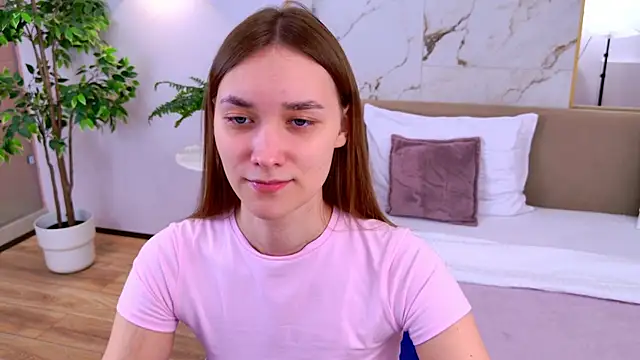 Snapshot of AmadaReine chatting on 11/15/25, 04:14 AmadaReine online show from 11/15/25, 04:14