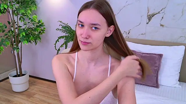 Snapshot of AmadaReine chatting on 11/30/25, 04:11 AmadaReine online show from 11/30/25, 04:11