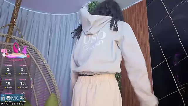 Kiara Zahiri   online show from 10/23/25, 10:58