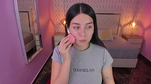 CHRISTY TEIGEN4 online show from 10/18/25, 07:25