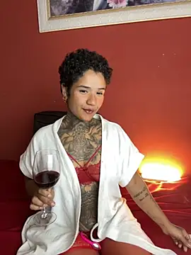 Snapshot of xbigpeach chatting on 11/20/25, 01:06 xbigpeach online show from 11/20/25, 01:06