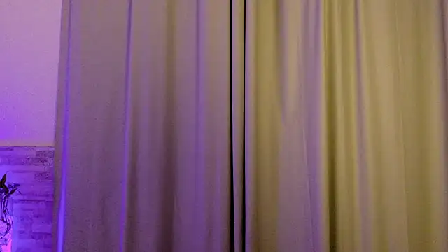 Snapshot of xbigpeach chatting on 05/19/26, 01:56 xbigpeach online show from 05/19/26, 01:56