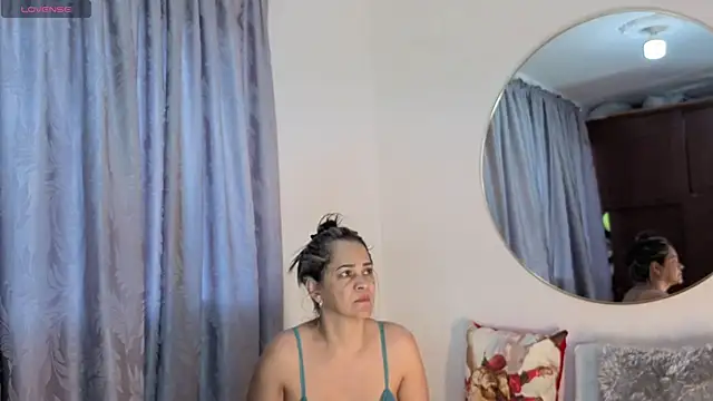 Snapshot of mariangellive chatting on 01/18/26, 10:24 mariangellive online show from 01/18/26, 10:24