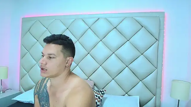 EclipseandFlame online show from 10/02/25, 01:51