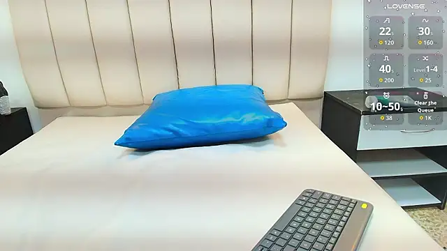 Snapshot of agatha_fit chatting on 01/31/26, 07:11 agatha fit online show from 01/31/26, 07:11