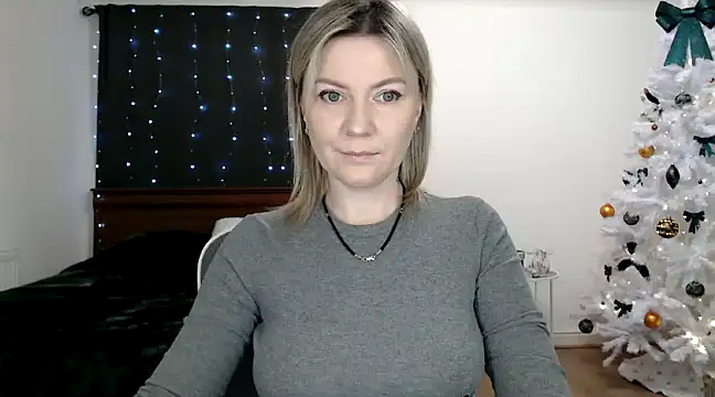 Snapshot of ParadiseAlina chatting on 12/15/24, 06:37 ParadiseAlina online show from 12/15/24, 06:37