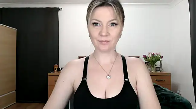 Snapshot of ParadiseAlina chatting on 01/18/25, 06:43 ParadiseAlina online show from 01/18/25, 06:43