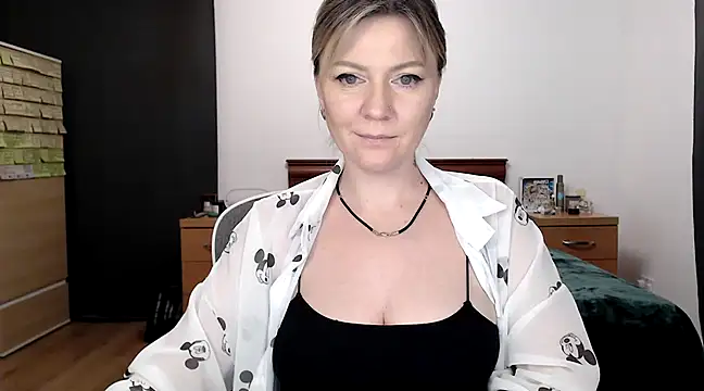 Snapshot of ParadiseAlina chatting on 01/30/25, 10:08 ParadiseAlina online show from 01/30/25, 10:08