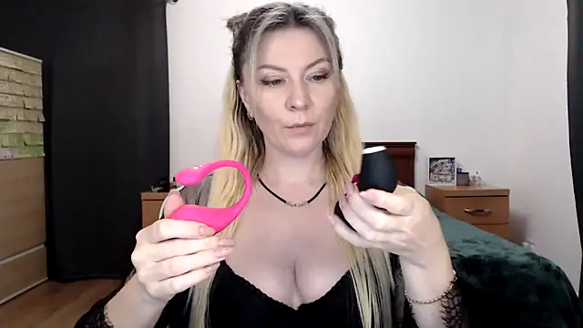 ParadiseAlina online show from 10/01/25, 07:20