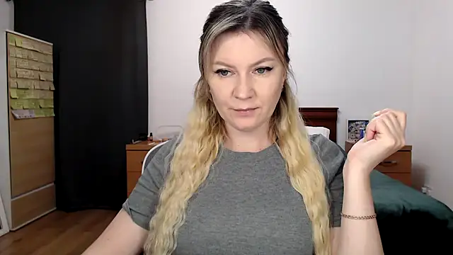 Snapshot of ParadiseAlina chatting on 10/16/25, 07:15 ParadiseAlina online show from 10/16/25, 07:15