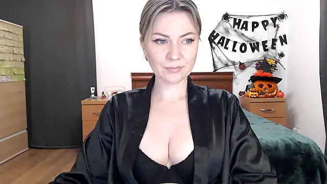 Snapshot of ParadiseAlina chatting on 10/28/25, 07:27 ParadiseAlina online show from 10/28/25, 07:27