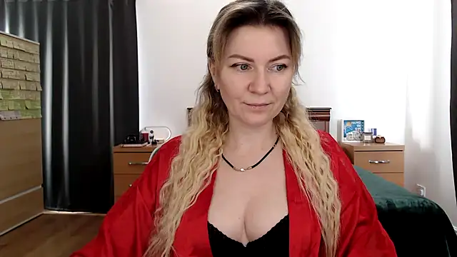 Snapshot of ParadiseAlina chatting on 11/24/25, 01:55 ParadiseAlina online show from 11/24/25, 01:55