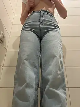 Cumonmme online show from 11/16/25, 10:48