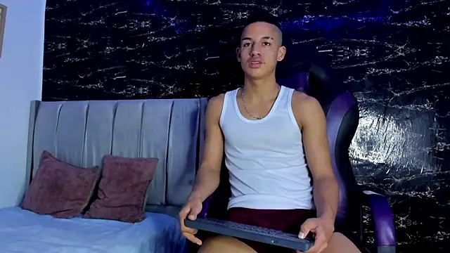 Snapshot of Jhos_Smith chatting on 11/29/25, 04:04 Jhos Smith online show from 11/29/25, 04:04