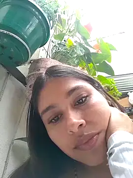 Snapshot of zairabreze chatting on 10/29/25, 02:52 zairabreze online show from 10/29/25, 02:52