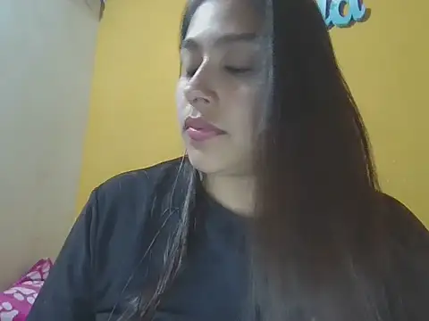 Snapshot of zairabreze chatting on 02/25/26, 10:30 zairabreze online show from 02/25/26, 10:30